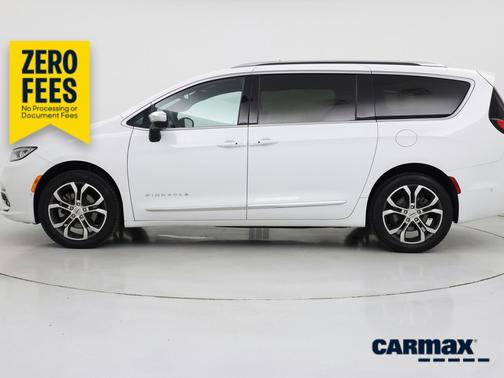 White 2025 Chrysler Pacifica Pinnacle