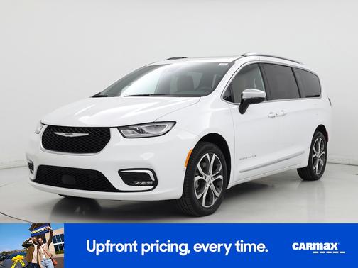 White 2025 Chrysler Pacifica Pinnacle