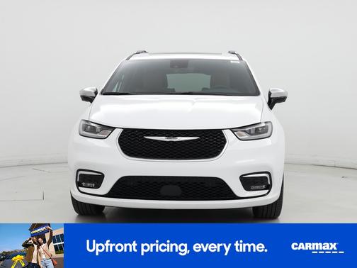 White 2025 Chrysler Pacifica Pinnacle