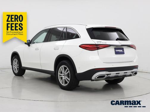 White 2023 Mercedes-Benz GLC 300