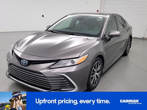 2022 Toyota Camry Hybrid XLE