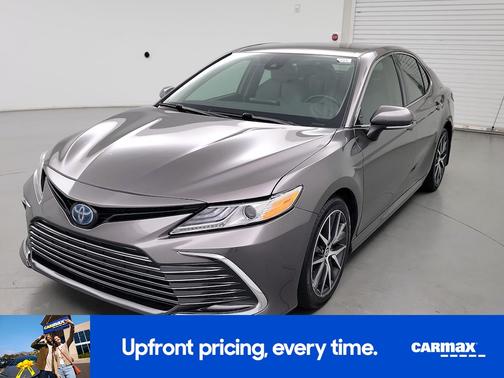 2022 Toyota Camry Hybrid XLE