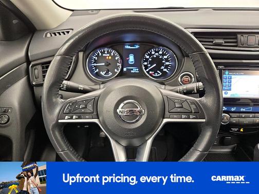 Silver 2017 Nissan Rogue SV