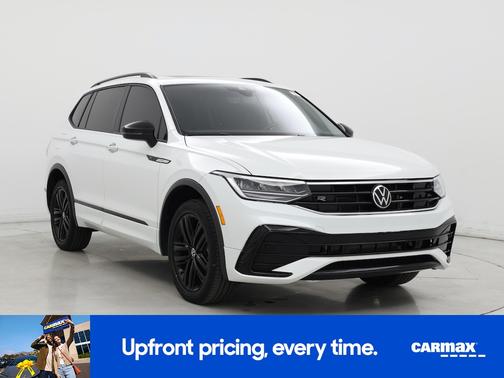 White 2022 Volkswagen Tiguan SE R-Line Black