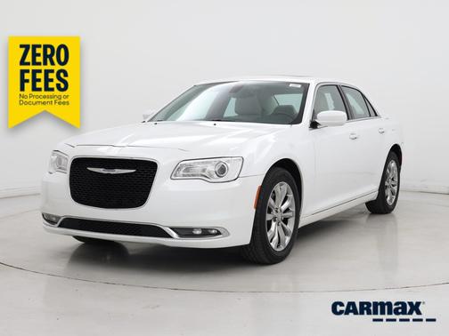 White 2015 Chrysler 300 Limited