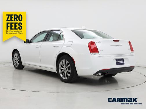 White 2015 Chrysler 300 Limited