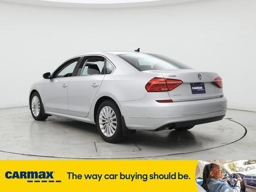 2016 Volkswagen Passat SE