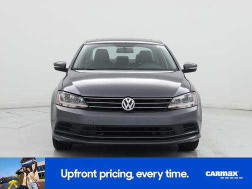 Gray 2018 Volkswagen Jetta SE