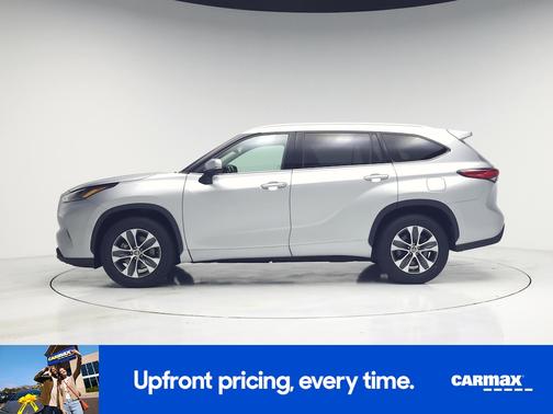 Silver 2022 Toyota Highlander XLE