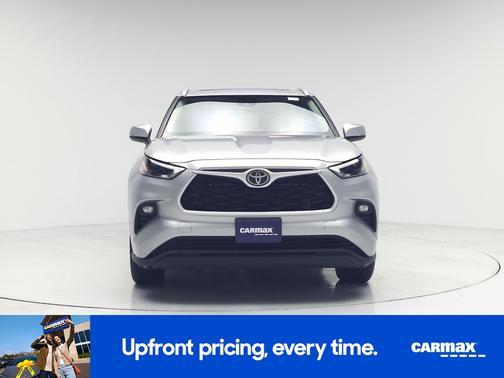 Silver 2022 Toyota Highlander XLE