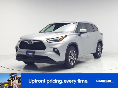 Silver 2022 Toyota Highlander XLE