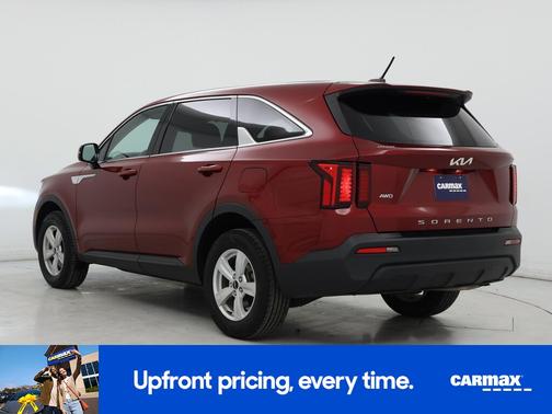 Red 2022 Kia Sorento LX
