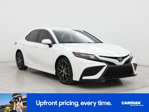 White 2021 Toyota Camry SE