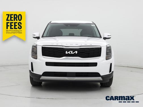 White 2022 Kia Telluride LX