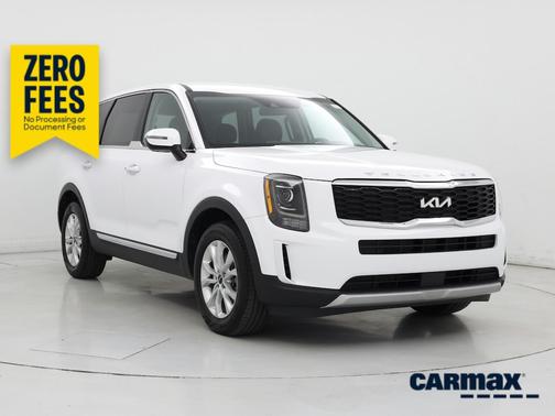 White 2022 Kia Telluride LX