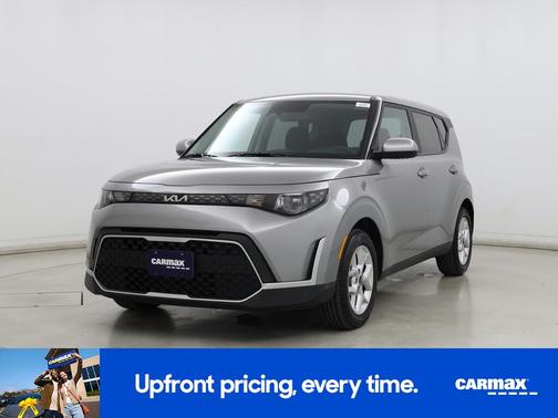 Gray 2023 Kia Soul LX