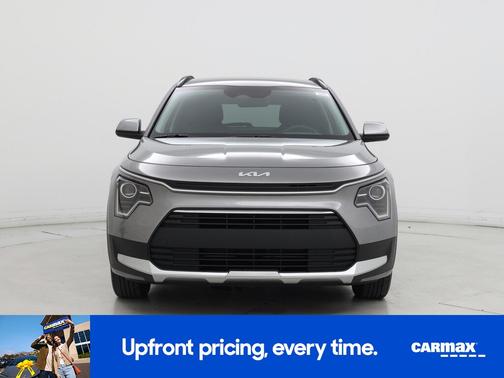 Gray 2023 Kia Niro LX
