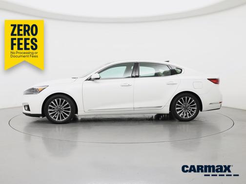 White 2018 Kia Cadenza Premium