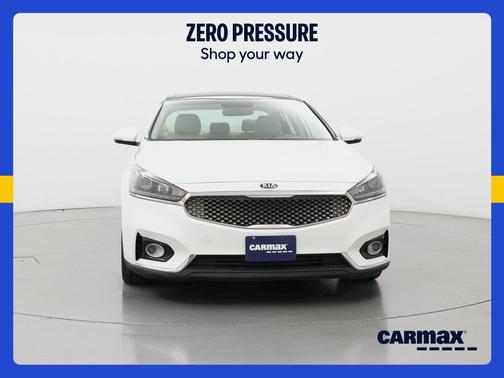 White 2018 Kia Cadenza Premium
