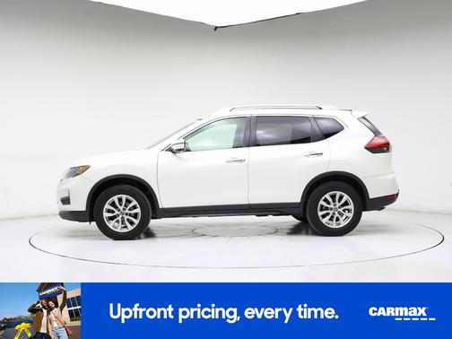 White 2017 Nissan Rogue SV