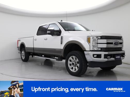 White 2019 Ford F-250 Lariat