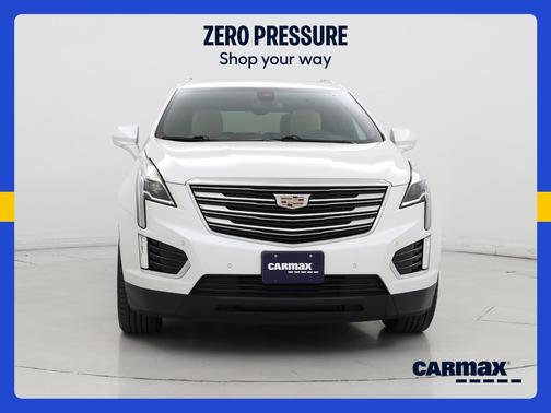 White 2019 Cadillac XT5 Luxury