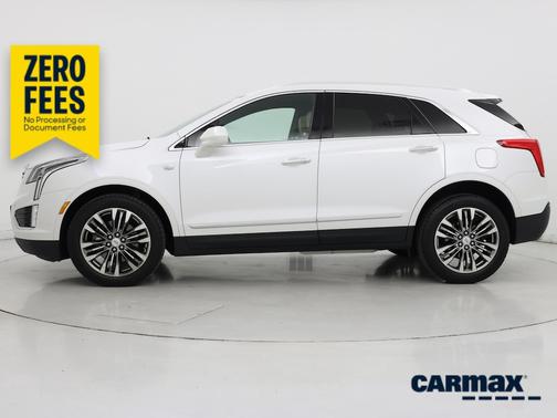 White 2019 Cadillac XT5 Luxury