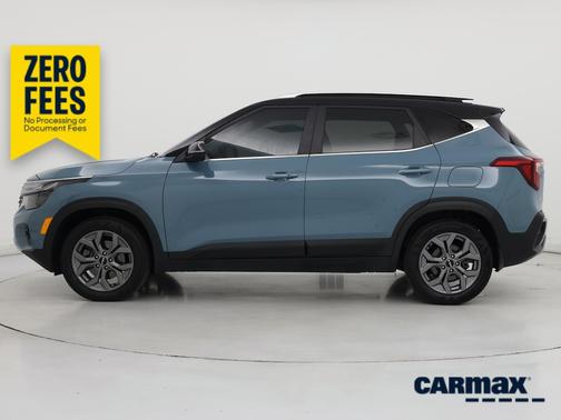 Blue 2024 Kia Seltos S