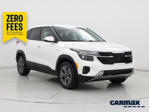 White 2024 Kia Seltos LX