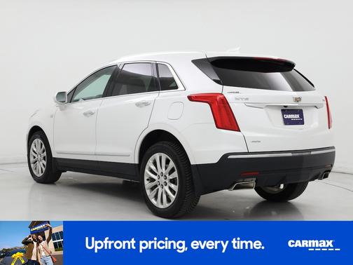 White 2019 Cadillac XT5 Luxury