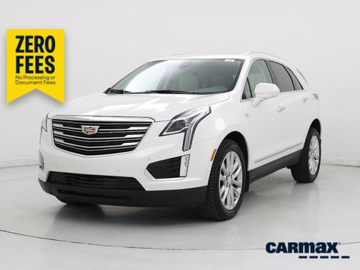 White 2019 Cadillac XT5 Luxury
