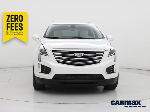 White 2019 Cadillac XT5 Luxury