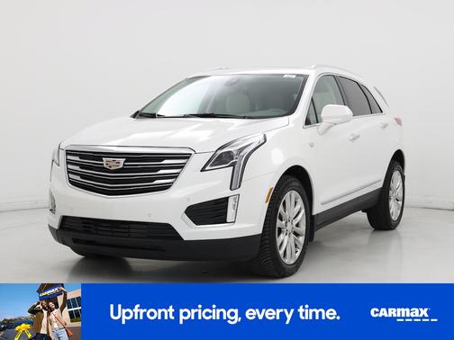 White 2019 Cadillac XT5 Luxury