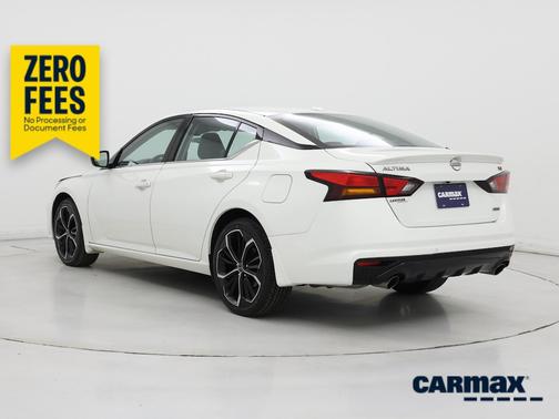 White 2023 Nissan Altima SR