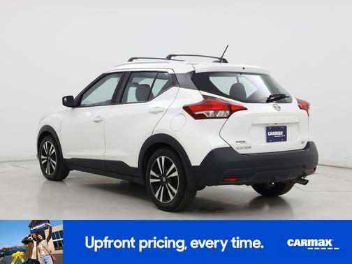 White 2019 Nissan Kicks SV