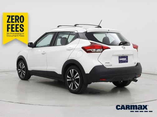 White 2019 Nissan Kicks SV
