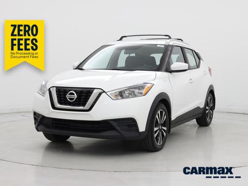 White 2019 Nissan Kicks SV