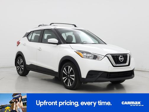White 2019 Nissan Kicks SV