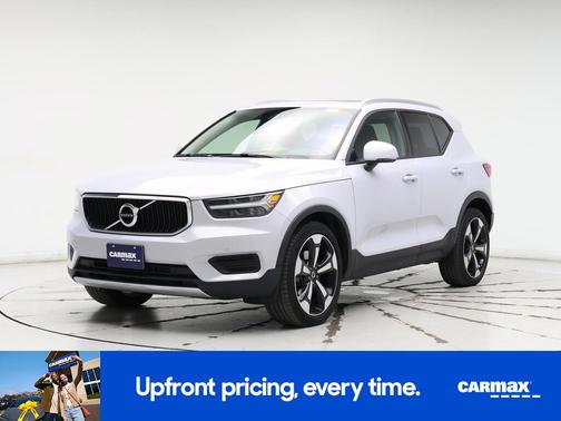 2020 Volvo XC40 T5 Momentum