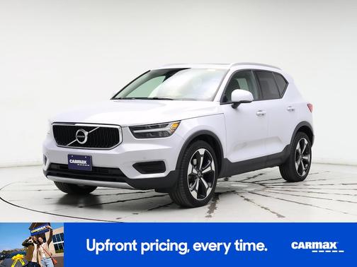 2020 Volvo XC40 T5 Momentum
