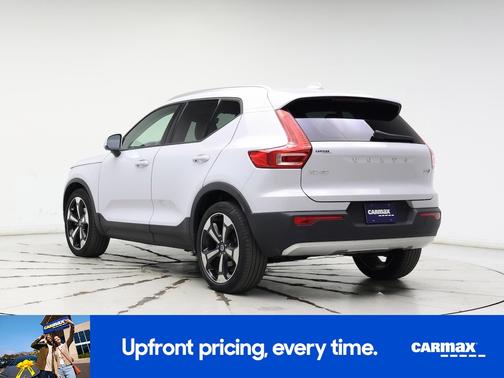 2020 Volvo XC40 T5 Momentum