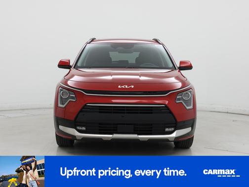 Red 2024 Kia Niro SX