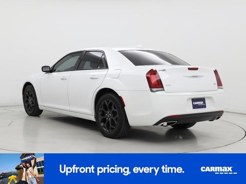 Black 2019 Chrysler 300 Touring L