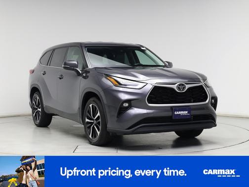 Gray 2021 Toyota Highlander LE