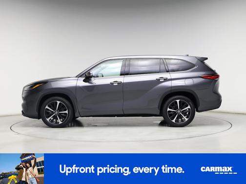 Gray 2021 Toyota Highlander LE