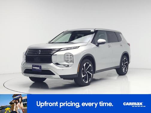 Silver 2024 Mitsubishi Outlander SE