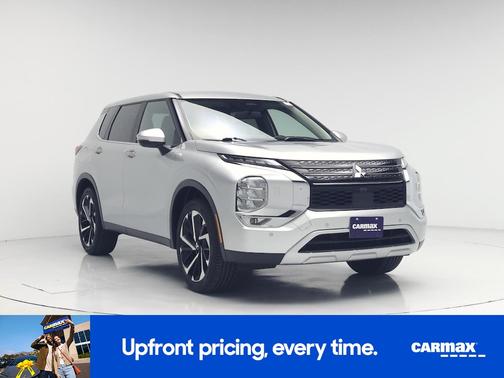 Silver 2024 Mitsubishi Outlander SE