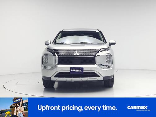 Silver 2024 Mitsubishi Outlander SE