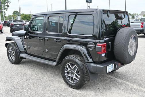 2024 Jeep Wrangler 4-Door Sahara 4x4