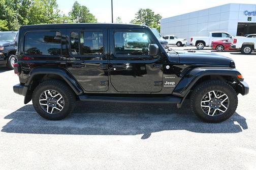 2024 Jeep Wrangler 4-Door Sahara 4x4